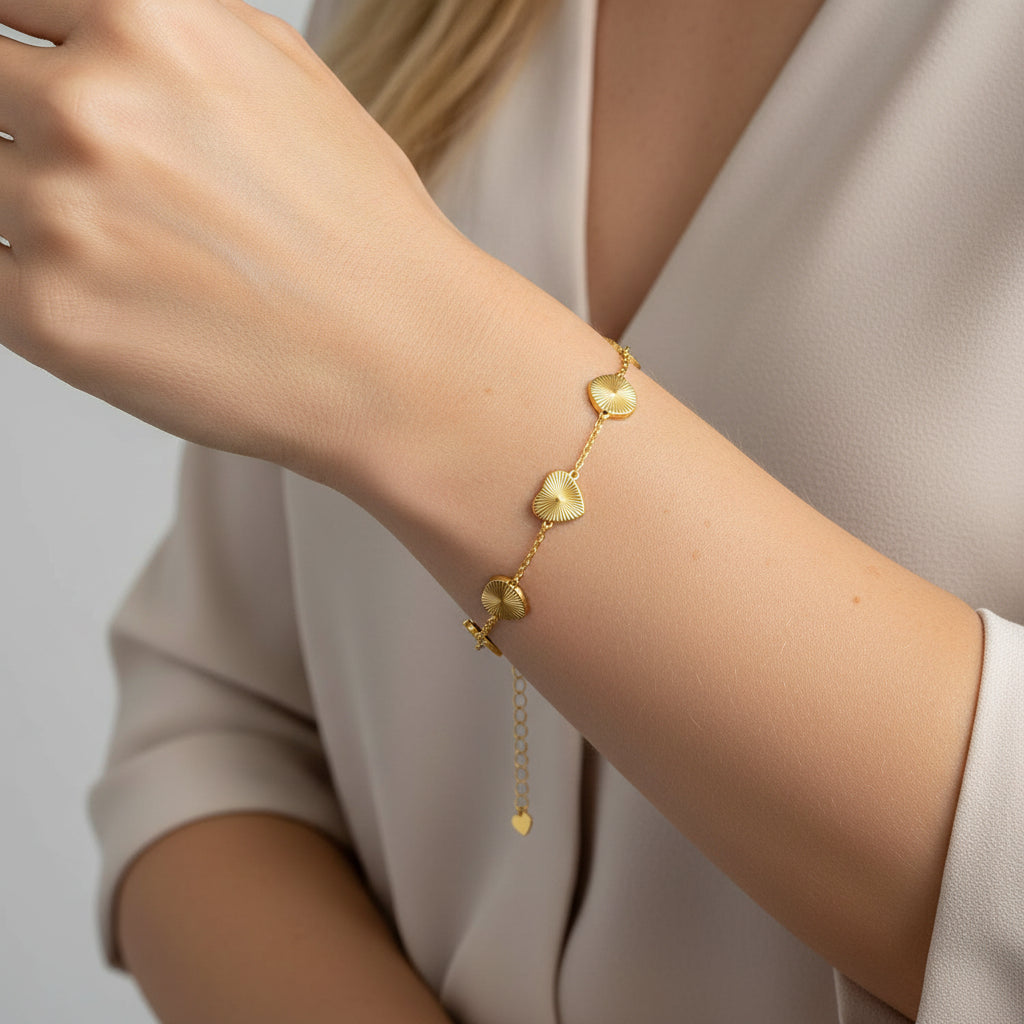 The Radiant Heart Dokulu Kalp Bileklik